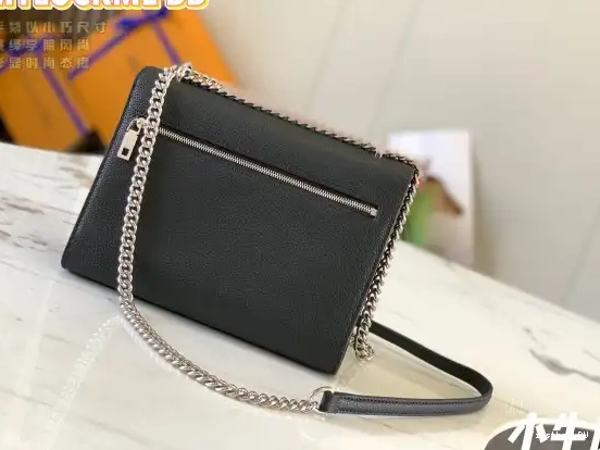 First bag VUITTON LOUIS MYLOCKME CHAIN BAG 0608